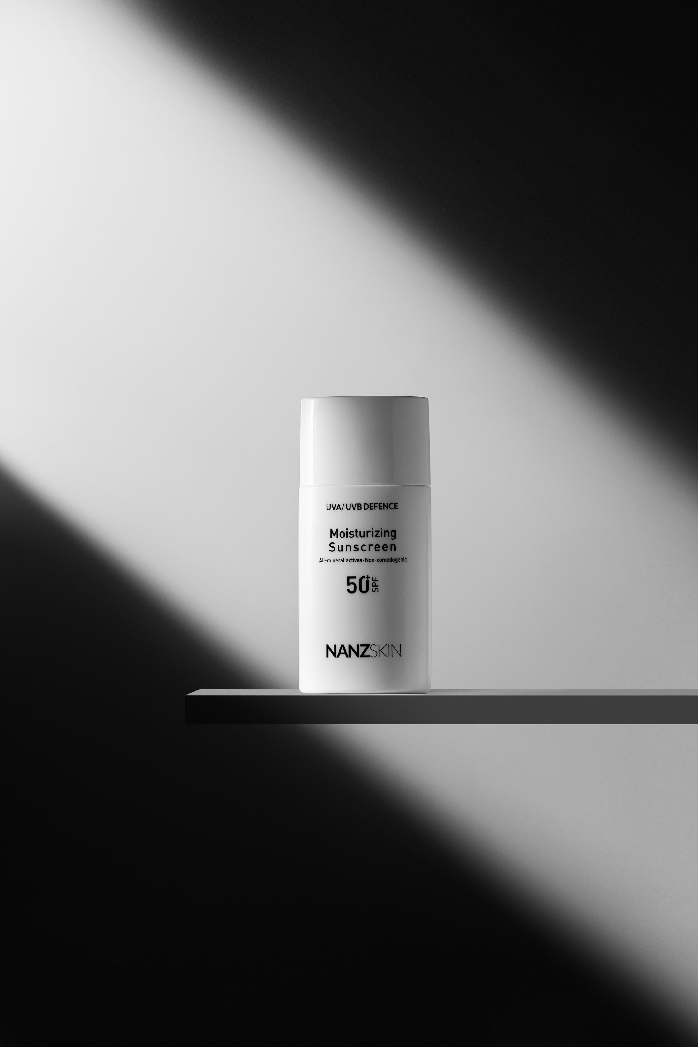 NANZSKIN Uva/uvb Defence Moisturizing Sunscreen