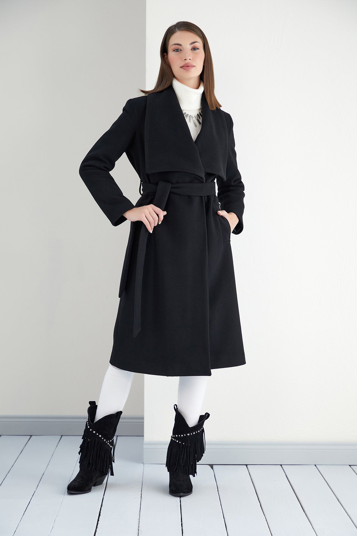 WIDE COLLAR WRAP MIDI COAT IN BLACK - Wollen Jas  in Zwart