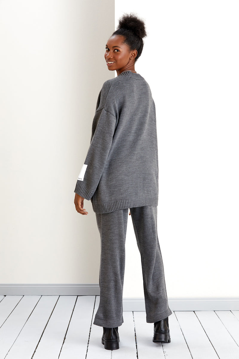 OVERSIZE KNITTED CARDIGAN AND WIDE TROUSERS CO ORD SET IN GREY