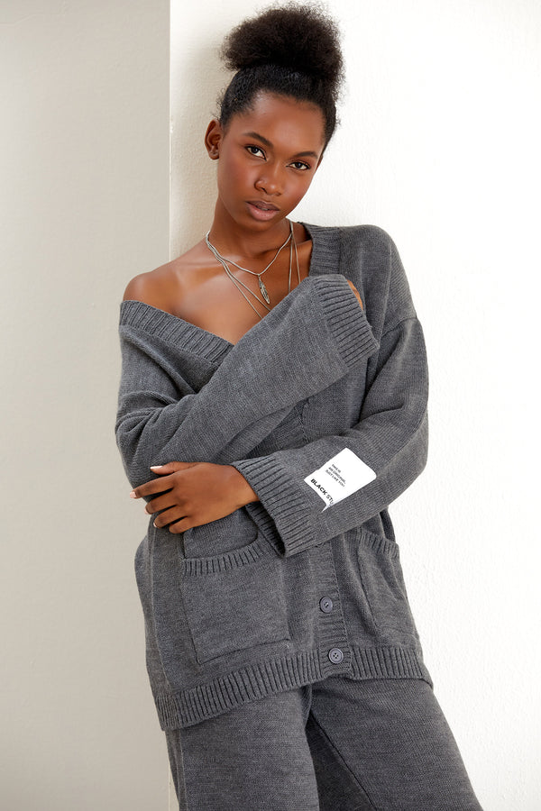 OVERSIZE KNITTED CARDIGAN AND WIDE TROUSERS CO ORD SET IN GREY