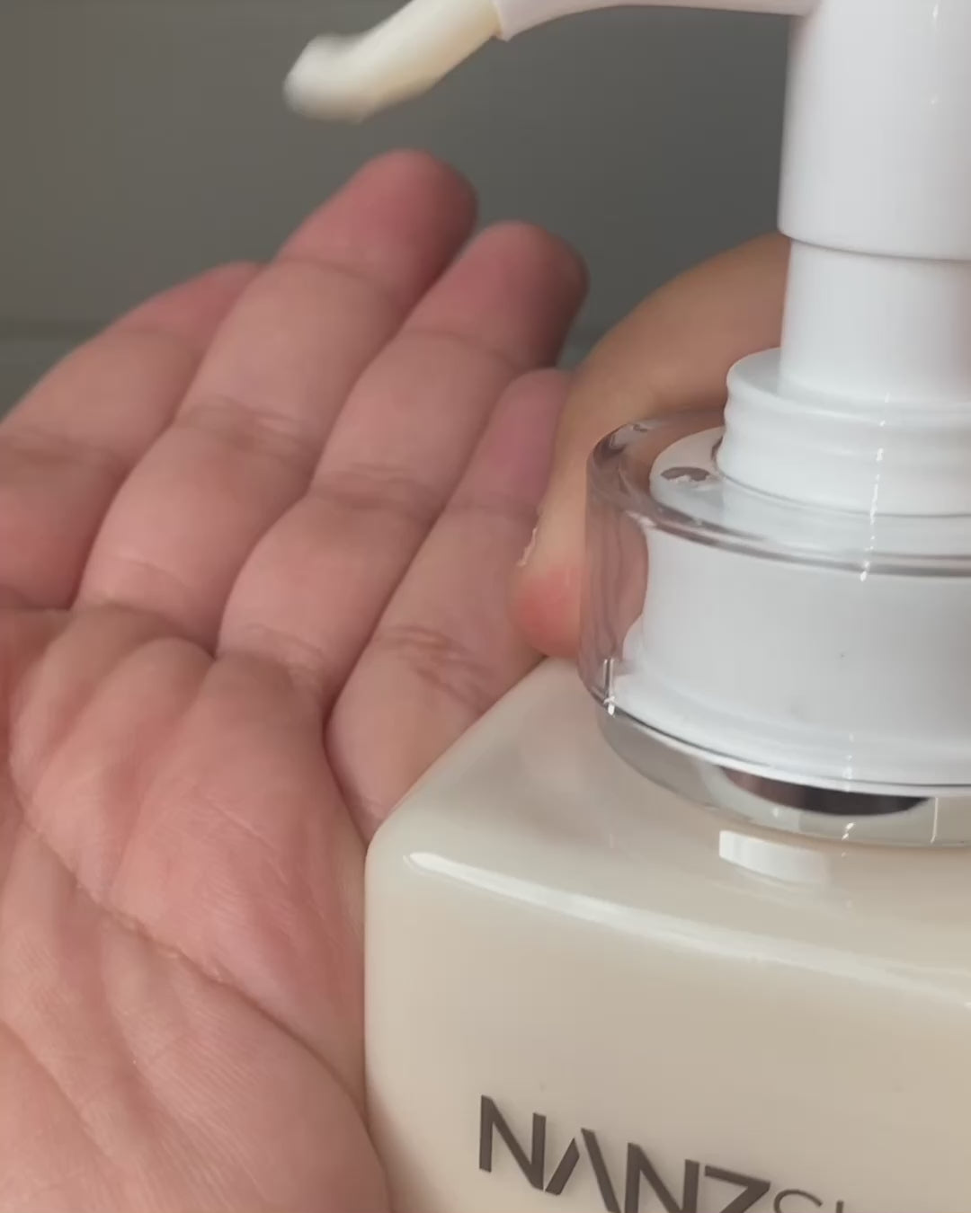 C BRIGHT Clarifying Pro Glow Body Crème