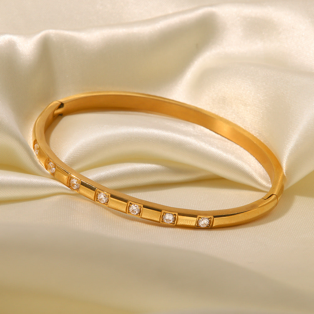 NANZ gold bracelet